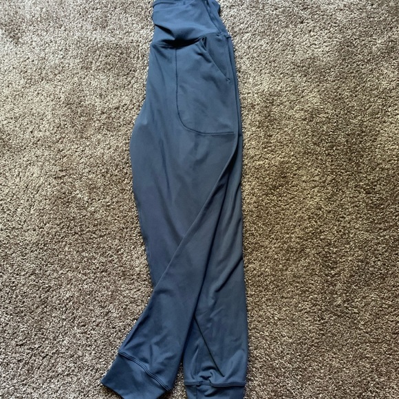 Oalka Woman’s 29” Jogger - Picture 2 of 5
